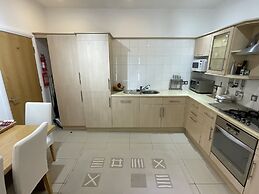 Earle House Serviced Apartments