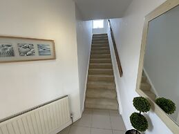 Earle House Serviced Apartments