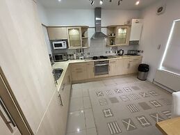 Earle House Serviced Apartments