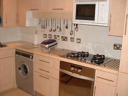 Earle House Serviced Apartments