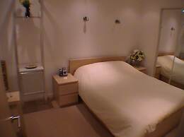 Earle House Serviced Apartments