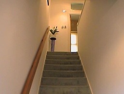 Earle House Serviced Apartments