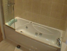 Earle House Serviced Apartments