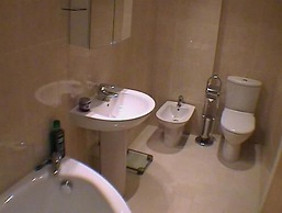 Earle House Serviced Apartments