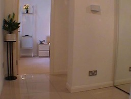 Earle House Serviced Apartments
