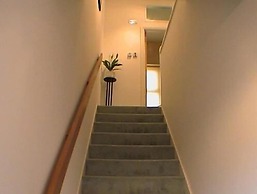 Earle House Serviced Apartments