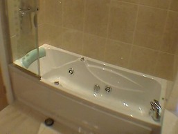 Earle House Serviced Apartments