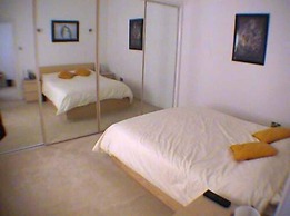 Earle House Serviced Apartments