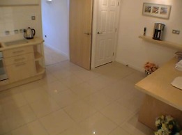 Earle House Serviced Apartments