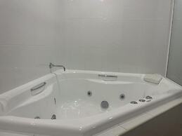 Oasis Inn Ulladulla - Guest 18 Years and Older