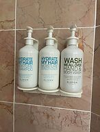 Oasis Inn Ulladulla - Guest 18 Years and Older