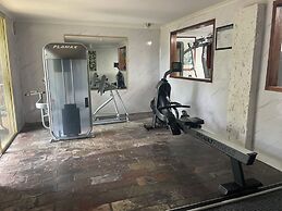 Oasis Inn Ulladulla - Guest 18 Years and Older