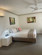 Oasis Inn Ulladulla - Guest 18 Years and Older