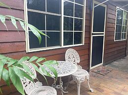 Oasis Inn Ulladulla - Guest 18 Years and Older