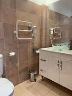 Oasis Inn Ulladulla - Guest 18 Years and Older