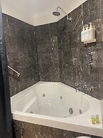 Oasis Inn Ulladulla - Guest 18 Years and Older