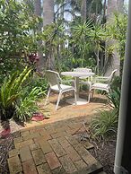 Oasis Inn Ulladulla - Guest 18 Years and Older