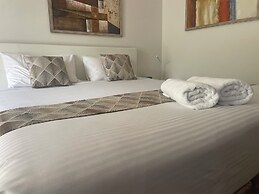 Oasis Inn Ulladulla - Guest 18 Years and Older