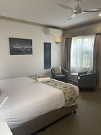 Oasis Inn Ulladulla - Guest 18 Years and Older