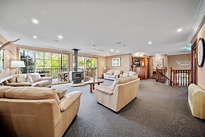 Oasis Inn Ulladulla - Guest 18 Years and Older