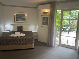 Oasis Inn Ulladulla - Guest 18 Years and Older