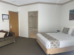 Oasis Inn Ulladulla - Guest 18 Years and Older