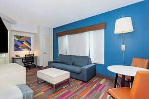 Holiday Inn Express & Suites, International Drive by IHG