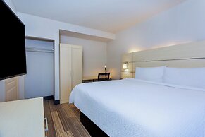 Holiday Inn Express & Suites, International Drive by IHG