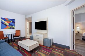 Holiday Inn Express & Suites, International Drive by IHG