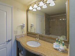 Holiday Inn Express & Suites, International Drive by IHG