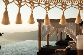 Galaxy Suites & Villas