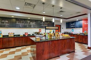 Hampton Inn & Suites Indianapolis-Airport