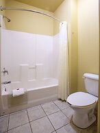 OYO Hotel Valley View TX, I-35