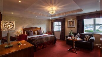 Newgrange Hotel
