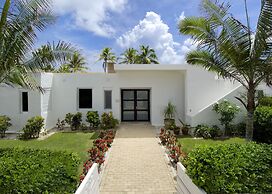 Coral Beach Club Villas & Marina