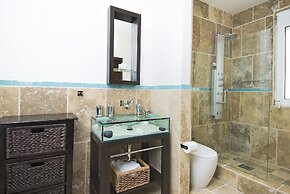 Coral Beach Club Villas & Marina