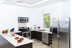 Coral Beach Club Villas & Marina