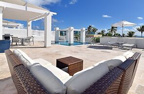 Coral Beach Club Villas & Marina