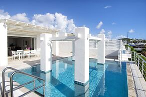 Coral Beach Club Villas & Marina