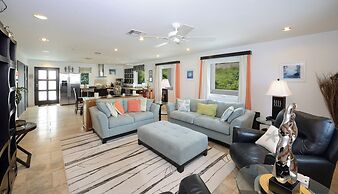 Coral Beach Club Villas & Marina