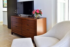 Coral Beach Club Villas & Marina