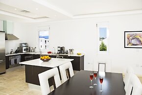 Coral Beach Club Villas & Marina