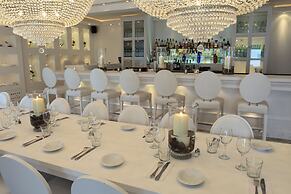 Coral Beach Club Villas & Marina