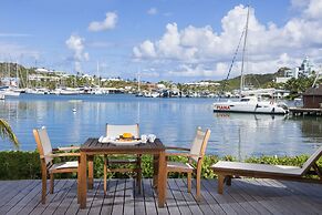 Coral Beach Club Villas & Marina