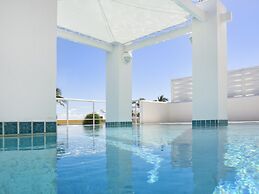 Coral Beach Club Villas & Marina