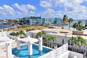 Coral Beach Club Villas & Marina