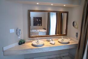 Hotel Brossard, an Ascend Collection Hotel