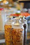 Almond Hotel Sothearos