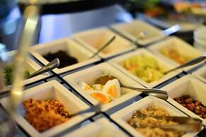 Almond Hotel Sothearos