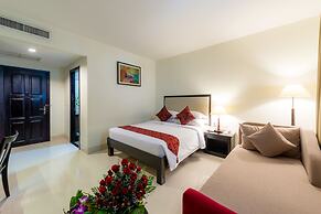 Almond Hotel Sothearos